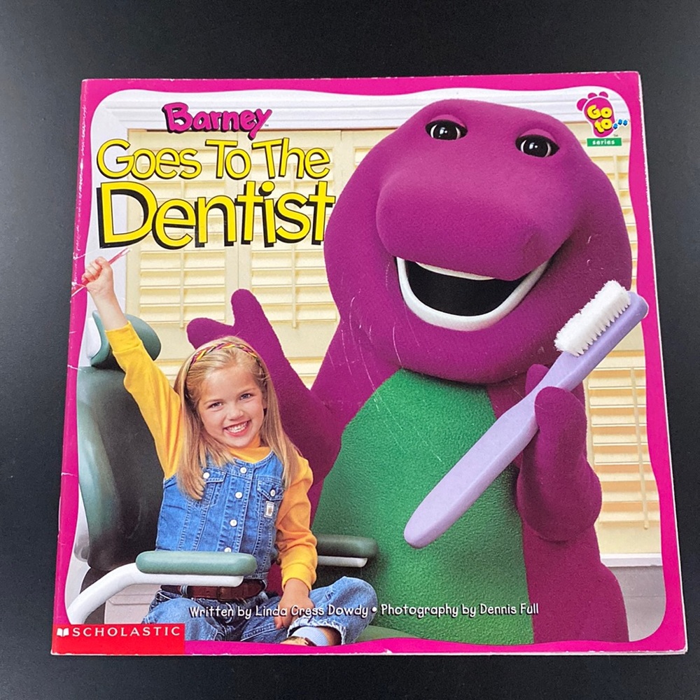 Barney Goes to the Dentist by Linda Cress Dowdy - Softcover Children’s Book